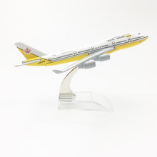 Load image into Gallery viewer, Royal Brunei Airlines Boeing 747 V8-RBR Airplane 16cm Diecast Plane Model
