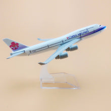 Load image into Gallery viewer, China Airlines Taiwan Boeing 747 Airplane 16cm Diecast Plane Model