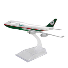 Load image into Gallery viewer, EVA Air Taiwan Boeing 747 Airplane 16cm Diecast Plane Model