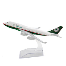 Load image into Gallery viewer, EVA Air Taiwan Boeing 747 Airplane 16cm Diecast Plane Model