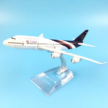 Load image into Gallery viewer, Thai Airways Boeing 747 Airplane 16cm Diecast Plane Model