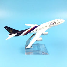 Load image into Gallery viewer, Thai Airways Boeing 747 Airplane 16cm Diecast Plane Model
