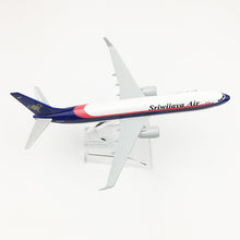 Load image into Gallery viewer, Sriwijaya Air Boeing 737 Airplane 16cm Diecast Plane Model