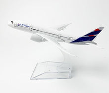 Load image into Gallery viewer, LATAM Airlines Chile Boeing 787 CC-BGK Airplane 16cm Diecast Plane Model