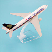 Load image into Gallery viewer, Singapore Airlines Boeing 777 Airplane 16cm Diecast Plane Model