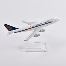 Load image into Gallery viewer, Singapore Airlines Boeing 747 9V-SPP Airplane 16cm Diecast Plane Model