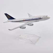 Load image into Gallery viewer, Singapore Airlines Boeing 747 9V-SPP Airplane 16cm Diecast Plane Model