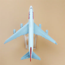 Load image into Gallery viewer, Swiss Air Airlines Boeing 747 Airplane 16cm Diecast Plane Model