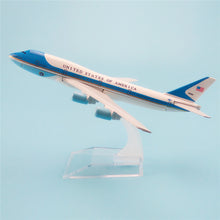 Load image into Gallery viewer, United States Air Force Boeing 747 Airplane 16cm Diecast Plane Model