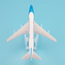 Load image into Gallery viewer, United States Air Force Boeing 747 Airplane 16cm Diecast Plane Model