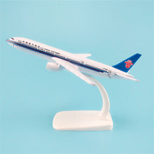 Load image into Gallery viewer, China Southern Airlines Boeing 777 Airplane 16cm Diecast Plane Model