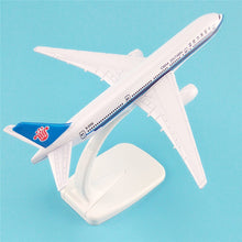 Load image into Gallery viewer, China Southern Airlines Boeing 777 Airplane 16cm Diecast Plane Model