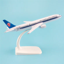 Load image into Gallery viewer, China Southern Airlines Boeing 777 Airplane 16cm Diecast Plane Model