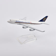 Load image into Gallery viewer, Singapore Airlines Airbus A350 9V-SMA Airplane 16cm DieCast Plane Model