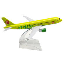 Load image into Gallery viewer, S7 Airlines Russian Airbus A320 Airplane 16cm DieCast Plane Model