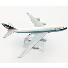 Load image into Gallery viewer, Cathay Pacific Airways Boeing 747 Airplane 16cm Diecast Plane Model