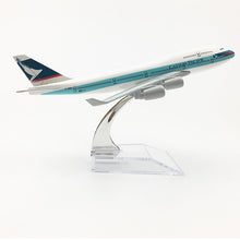 Load image into Gallery viewer, Cathay Pacific Airways Boeing 747 Airplane 16cm Diecast Plane Model