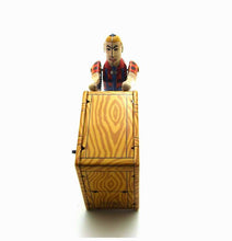 Load image into Gallery viewer, MS475 Removal Man Box Mover Worker Retro Clockwork Wind Up Tin Toy Collectible
