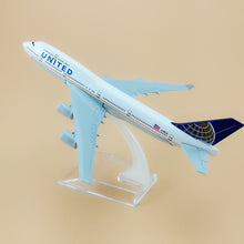 Load image into Gallery viewer, United Airlines Boeing 747 N199UA Airplane 16cm Diecast Plane Model
