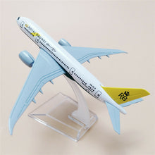 Load image into Gallery viewer, Royal Brunei Airlines Boeing 787 Airplane 16cm Diecast Plane Model