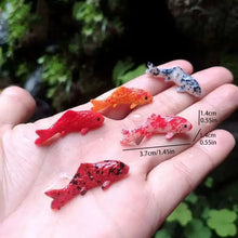 Load image into Gallery viewer, 5pcs Miniatures Koi Fish Resin Models for Micro Landscape Diorama Dollhouse Decor Aquarium Scene DIY Craft Supplies
