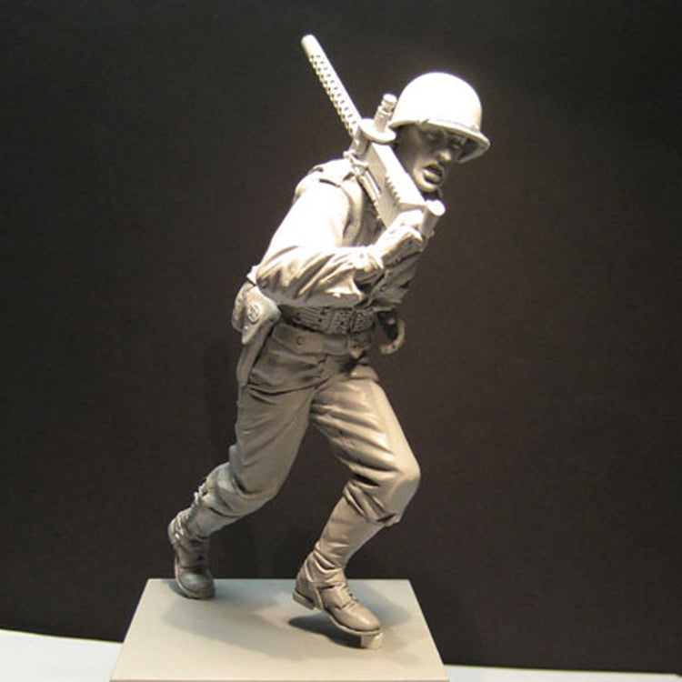 WWII US Army Soldier Unpainted Resin Figure 1/16 Scale Unassembled Model