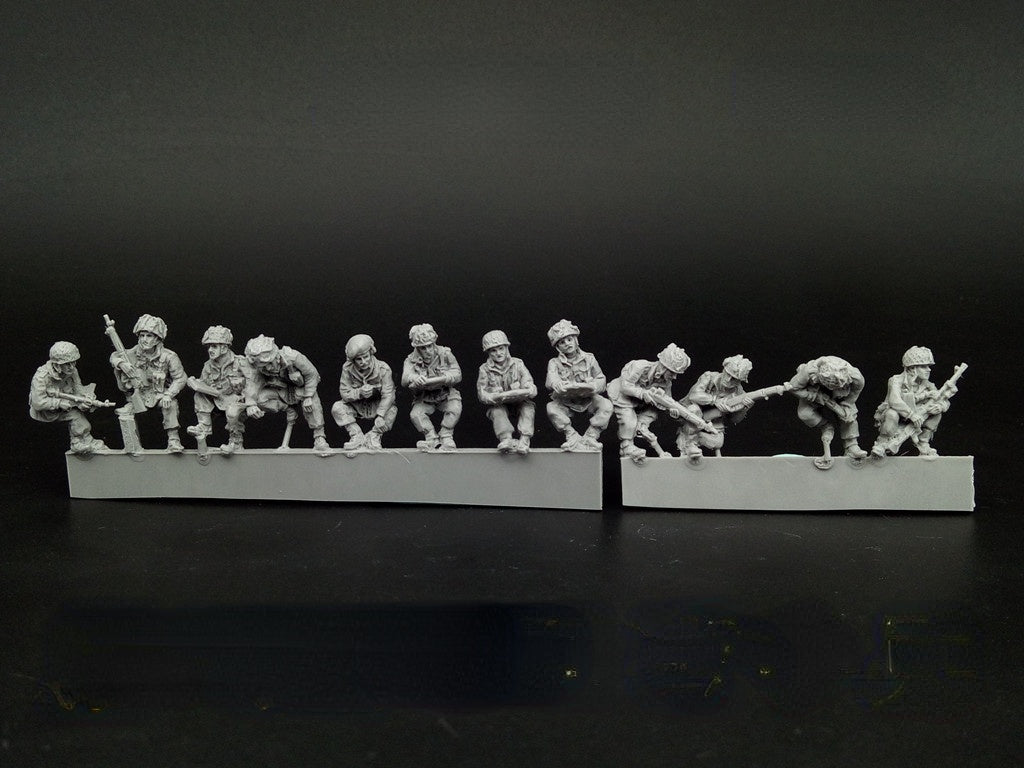 WWII British Soldiers Sitting 12 People Miniature Unpainted Resin Figure 1/72 Scale Unassembled Model