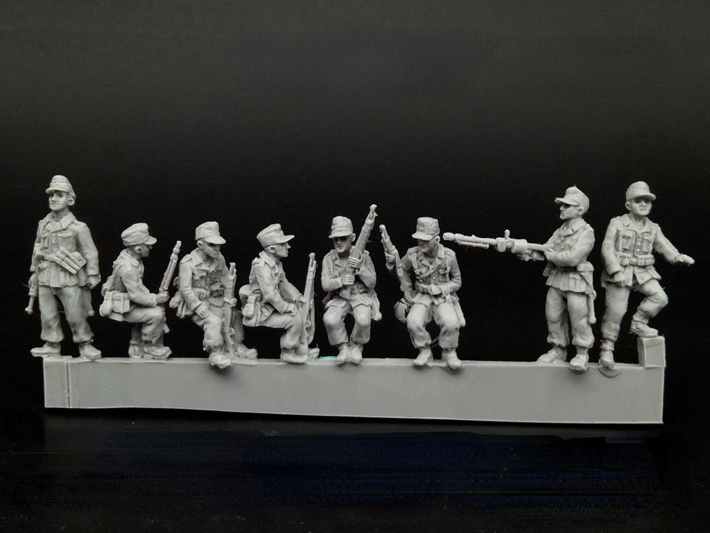 WWII Infantry Squad Vehicle 8 Soldiers Miniature Unpainted Resin Figure 1/72 Scale Unassembled Model