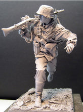 Load image into Gallery viewer, WWII Normandy War Plane Gunner Soldier Unpainted Resin Figure 1/16 Scale Unassembled Model
