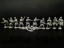 Load image into Gallery viewer, WWII German Camouflage Infantry Soldiers 12 People Miniature Unpainted Resin Figure 1/72 Scale Unassembled Model
