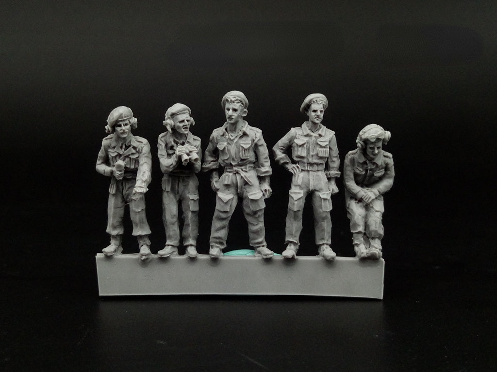 WWII British Armored Soldiers 5 People Miniature Unpainted Resin Figure 1/72 Scale Unassembled Model