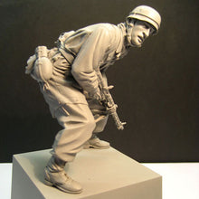 Load image into Gallery viewer, WWII Normandy War Paratrooper Soldier Unpainted Resin Figure 1/16 Scale Unassembled Model
