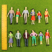 Load image into Gallery viewer, Miniature Standing &amp; Seated People Figures 1:25 G Scale Model Passengers for Railway Layouts, Diorama Scenery (12pcs)
