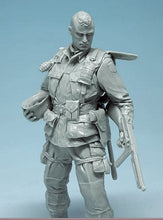 Load image into Gallery viewer, WWII US Army Soldier 101st Airborne Division Unpainted Resin Figure 1/16 Scale Unassembled Model
