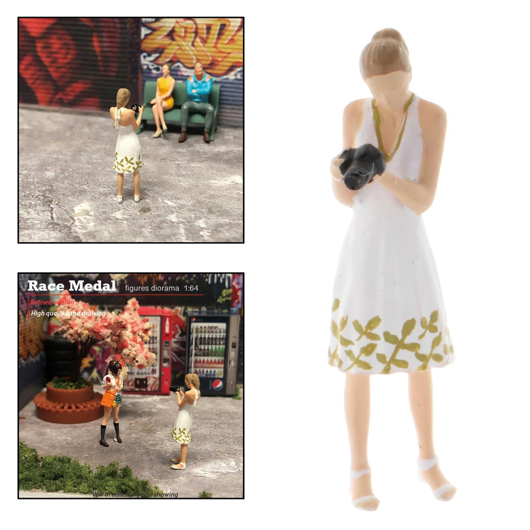 Miniature Camera Woman People Figure 1:64 Model Sand Table Layout Building Street Landscape Accessories Diorama Supplies