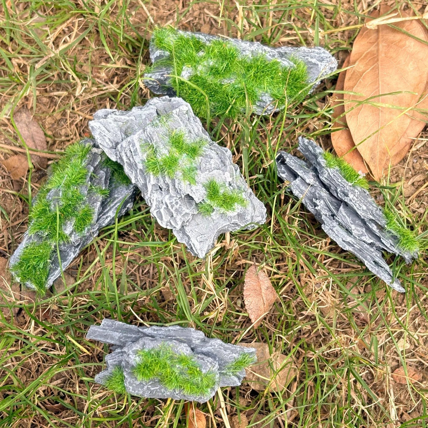 Miniature Diorama Rocks 5pcs Miniature Diorama Grass Rocks for Model Terrain Scenery, Train La ...