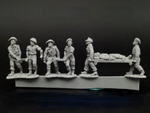 Load image into Gallery viewer, WWII British Army Medics Wounded Soldiers 22 People Miniature Unpainted Resin Figure 1/72 Scale Unassembled Model
