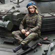 Load image into Gallery viewer, Russian Female Infantry Soldier Unpainted Resin Figure 1/16 Scale Unassembled Model
