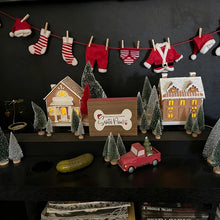 Load image into Gallery viewer, 30pcs Miniature Bottle Brush Christmas Trees with Snow in 5 Sizes with Wooden Bases for Tabletops, Windowsills, Party Décor, and DIY crafts
