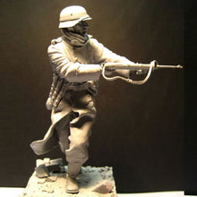 Load image into Gallery viewer, WWII 6th Army Stalingrad Soldier Unpainted Resin Figure 1/16 Scale Unassembled Model
