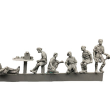 Load image into Gallery viewer, WWII North African Soldiers 6 People Miniature Unpainted Resin Figure 1/72 Scale Unassembled Model
