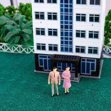 Load image into Gallery viewer, 28pcs Miniature People Figures Passengers 1:50 for Diorama, Railway Layout, Train Model Scenery
