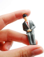 Load image into Gallery viewer, Miniature People Models 1:32 Scale, O Scale Figure Set, Model Railway Diorama Supplies (50pcs)
