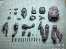 Load image into Gallery viewer, Armored Robot Soldier Unke And Pilot Unpainted Resin Figure 1/35 Scale Unassembled Model
