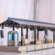 Load image into Gallery viewer, 28pcs Miniature People Figures Passengers 1:50 for Diorama, Railway Layout, Train Model Scenery
