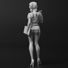 Load image into Gallery viewer, Sexy Nurse Unpainted Resin Figure 1/35 1/24 1/12 Scale Unassembled Model
