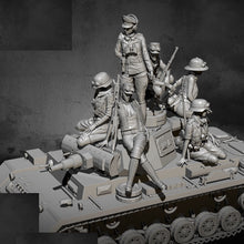 Load image into Gallery viewer, WWII Female German Tank Crew Soldier 6 People Unpainted Resin Figure 1/35 Scale Unassembled Model
