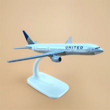 Load image into Gallery viewer, United Airlines Boeing 777 N128UA Airplane 16cm Diecast Plane Model
