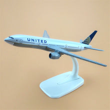 Load image into Gallery viewer, United Airlines Boeing 777 N128UA Airplane 16cm Diecast Plane Model
