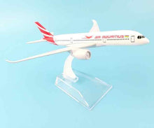 Load image into Gallery viewer, Air Mauritius Airlines Airbus A350 3B-NBF Airplane 16cm Diecast Plane Model
